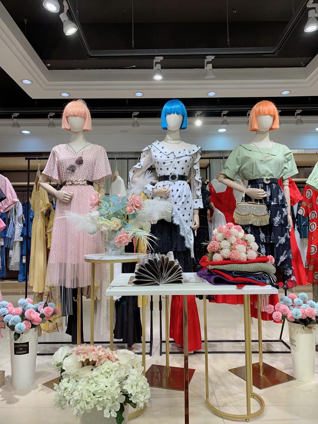 品牌女裝貝銀2022夏品牌女裝折扣店尾貨庫存批發(fā)市場