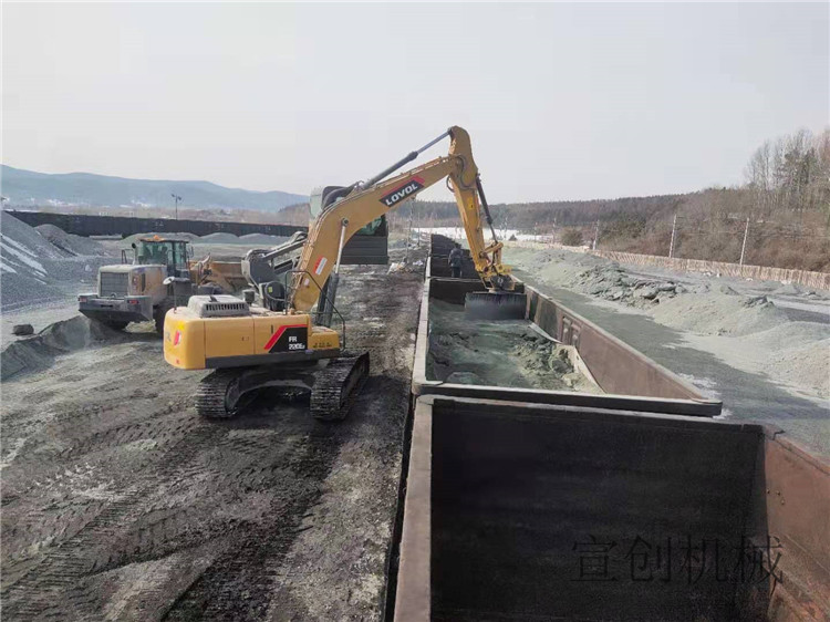 挖掘機(jī)升降駕駛室定制 宣創(chuàng)工程機(jī) 鉤機(jī)駕駛室升高改裝
