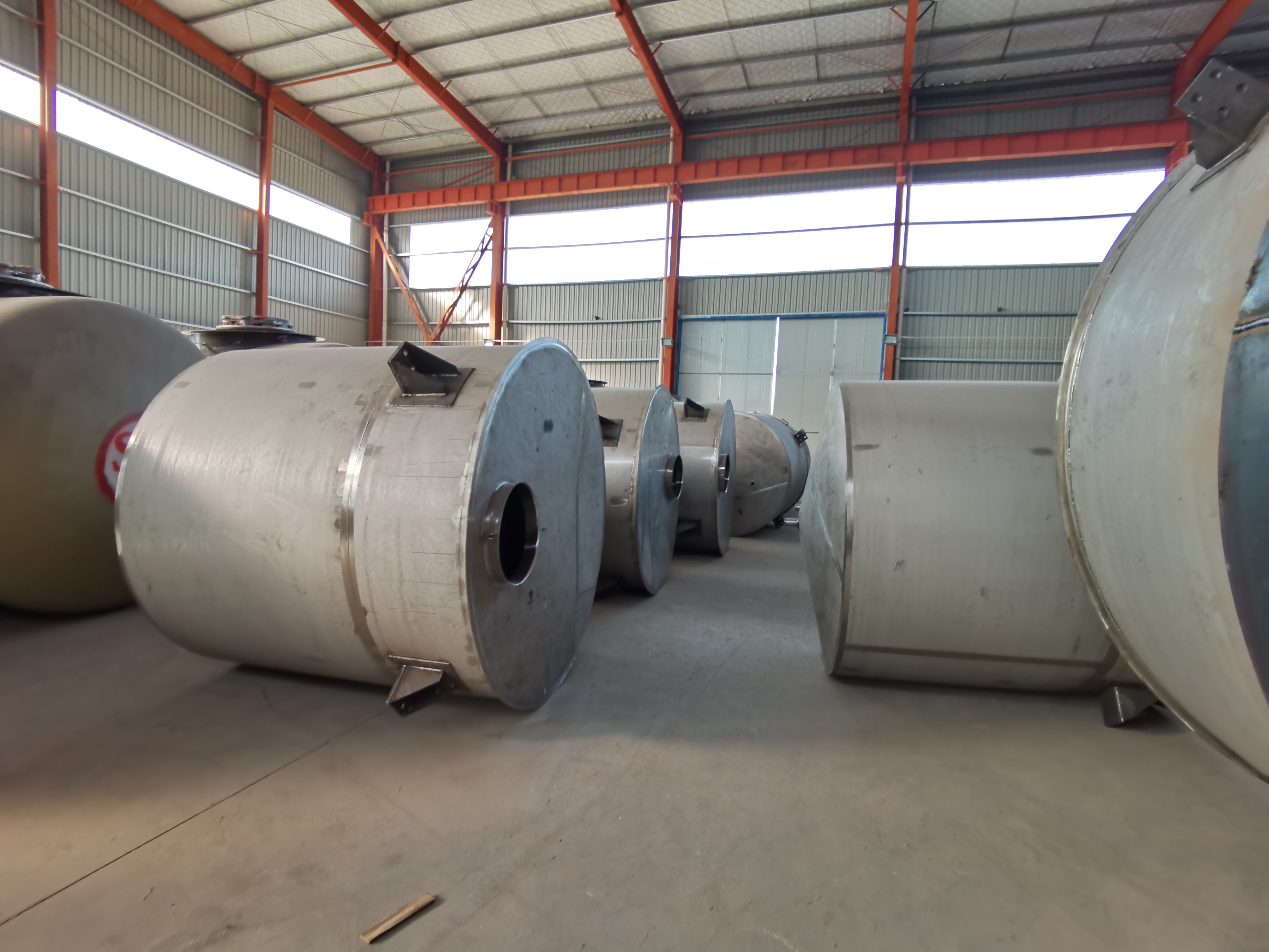 批量生產臥式儲油罐 油罐 不銹鋼罐 散裝水泥罐 玻璃鋼罐