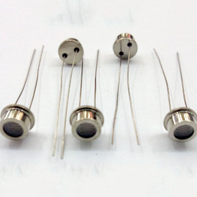 GL7516光敏貼片電阻 7MM環(huán)保插件光敏電阻 耐高溫電阻廠家供應(yīng)