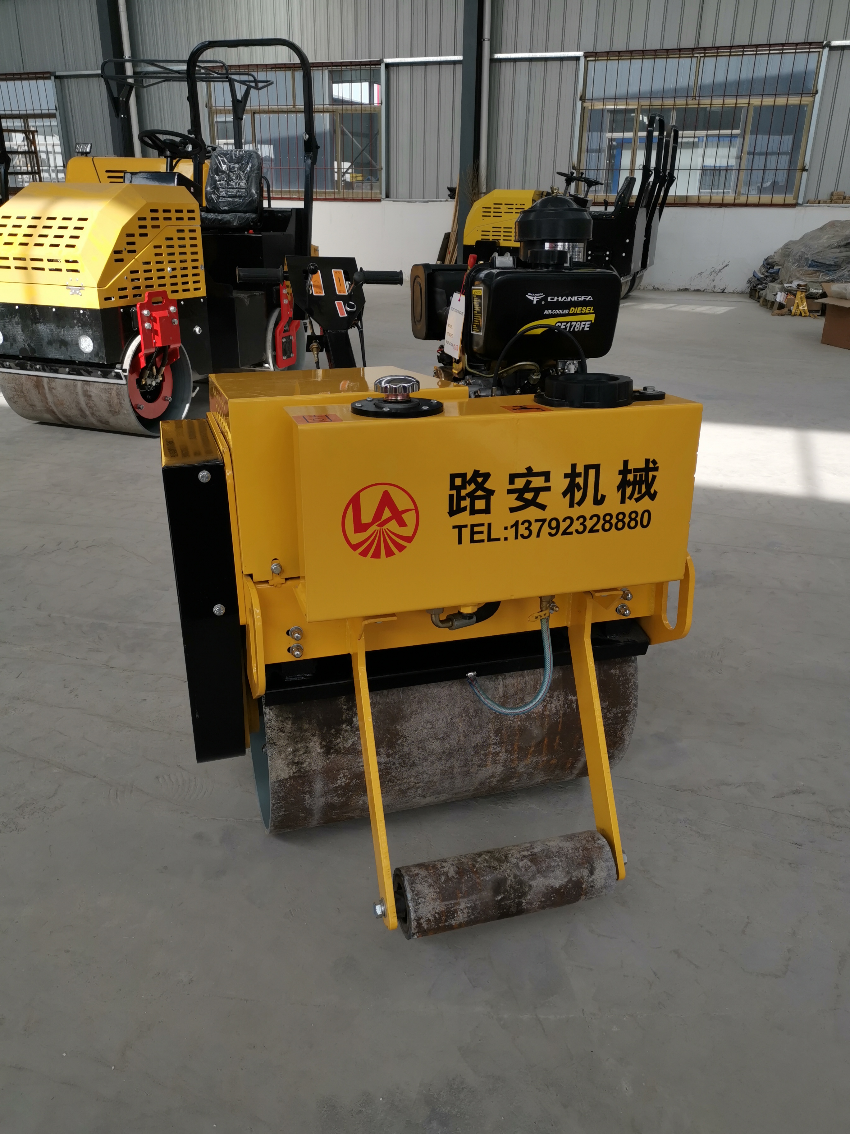 手扶單輪壓路機  小型壓路機 振動壓路機 路面工程必不可少