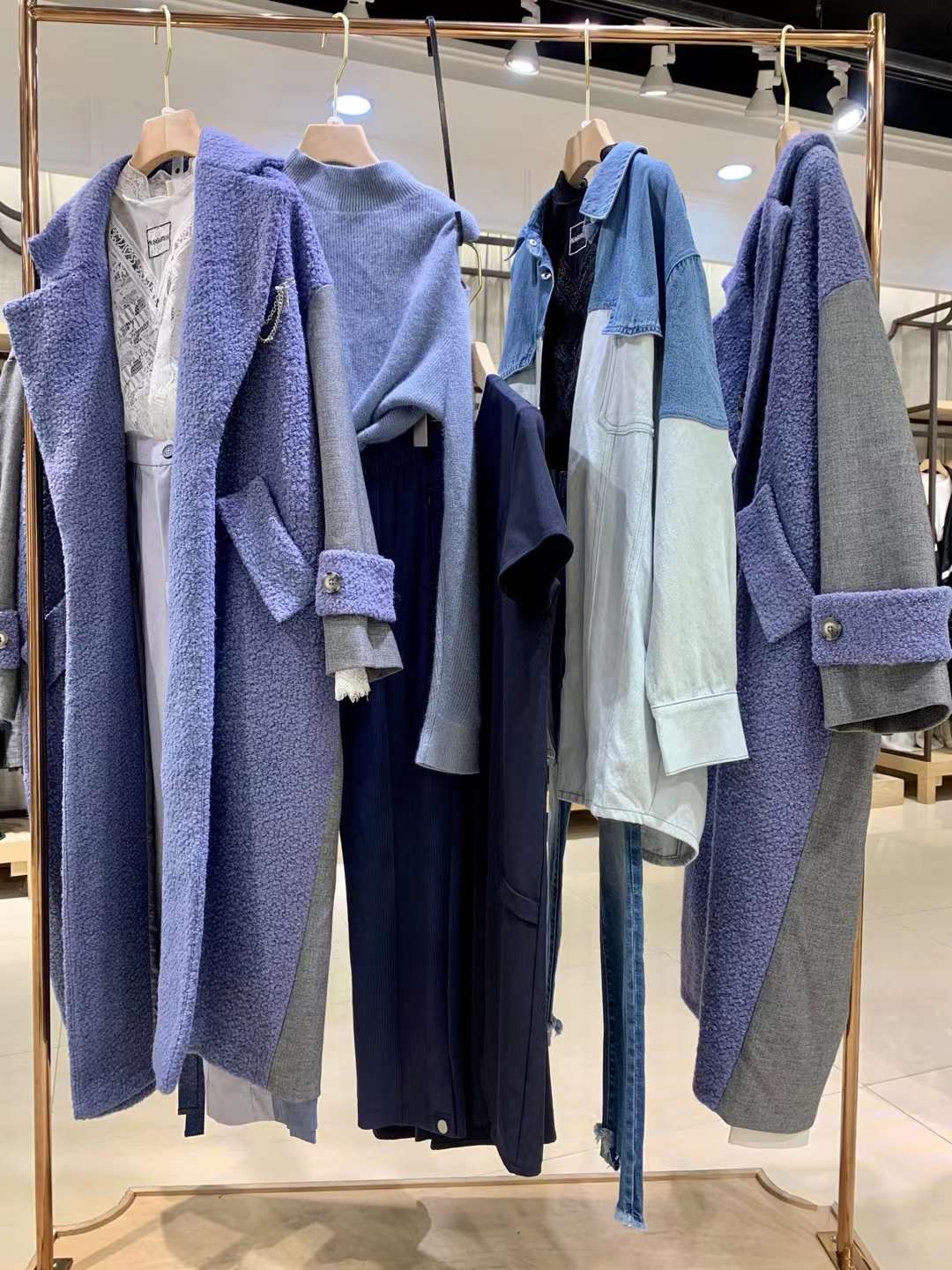 ROSEMOO容子木國(guó)內(nèi)知 名休閑女裝品牌折扣庫存尾貨專柜批發(fā)一手貨源?