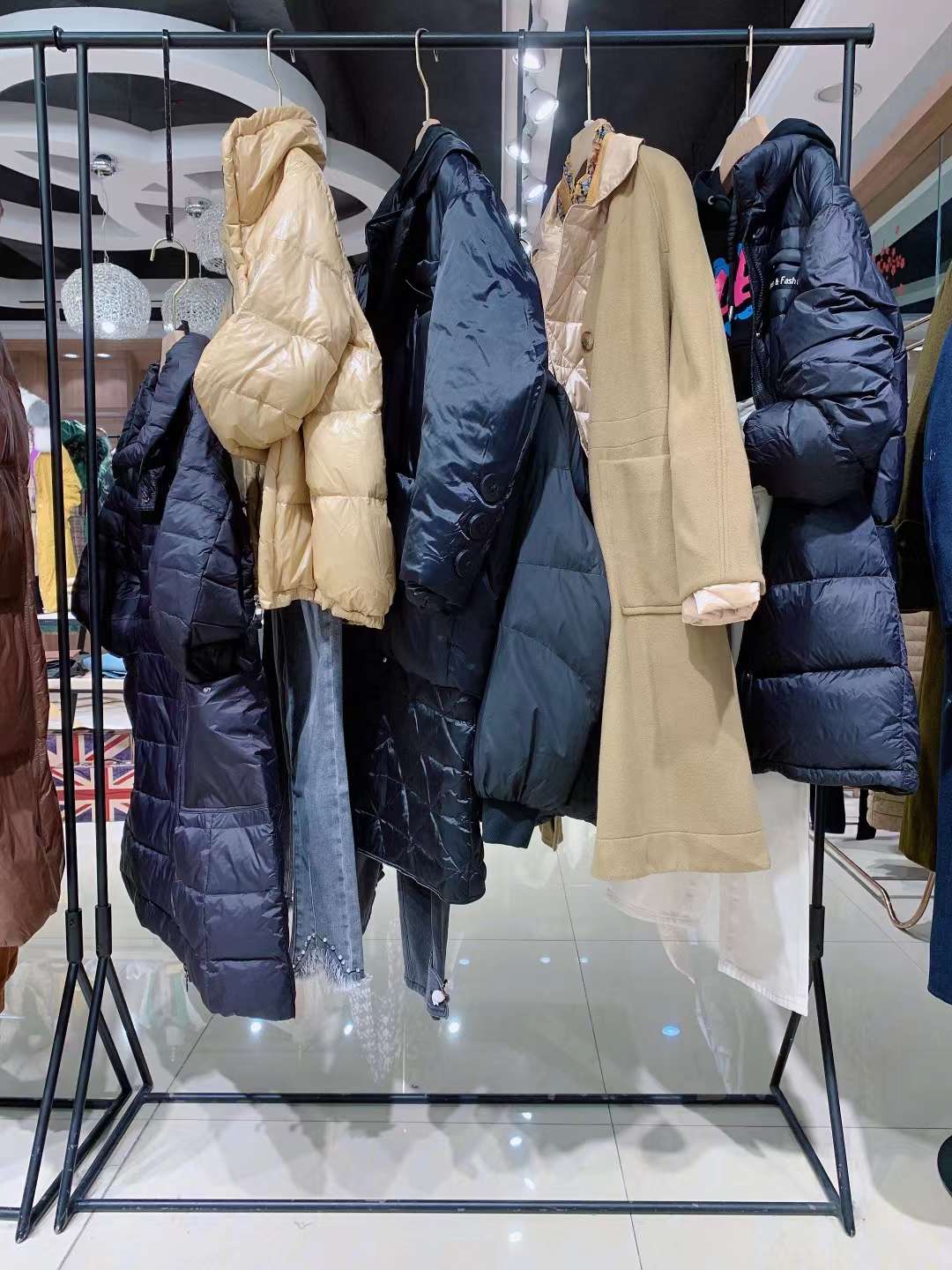 蒂言2022秋冬高 品 質(zhì)品牌折扣女裝批發(fā)直播實(shí)體店貨源冬季服飾