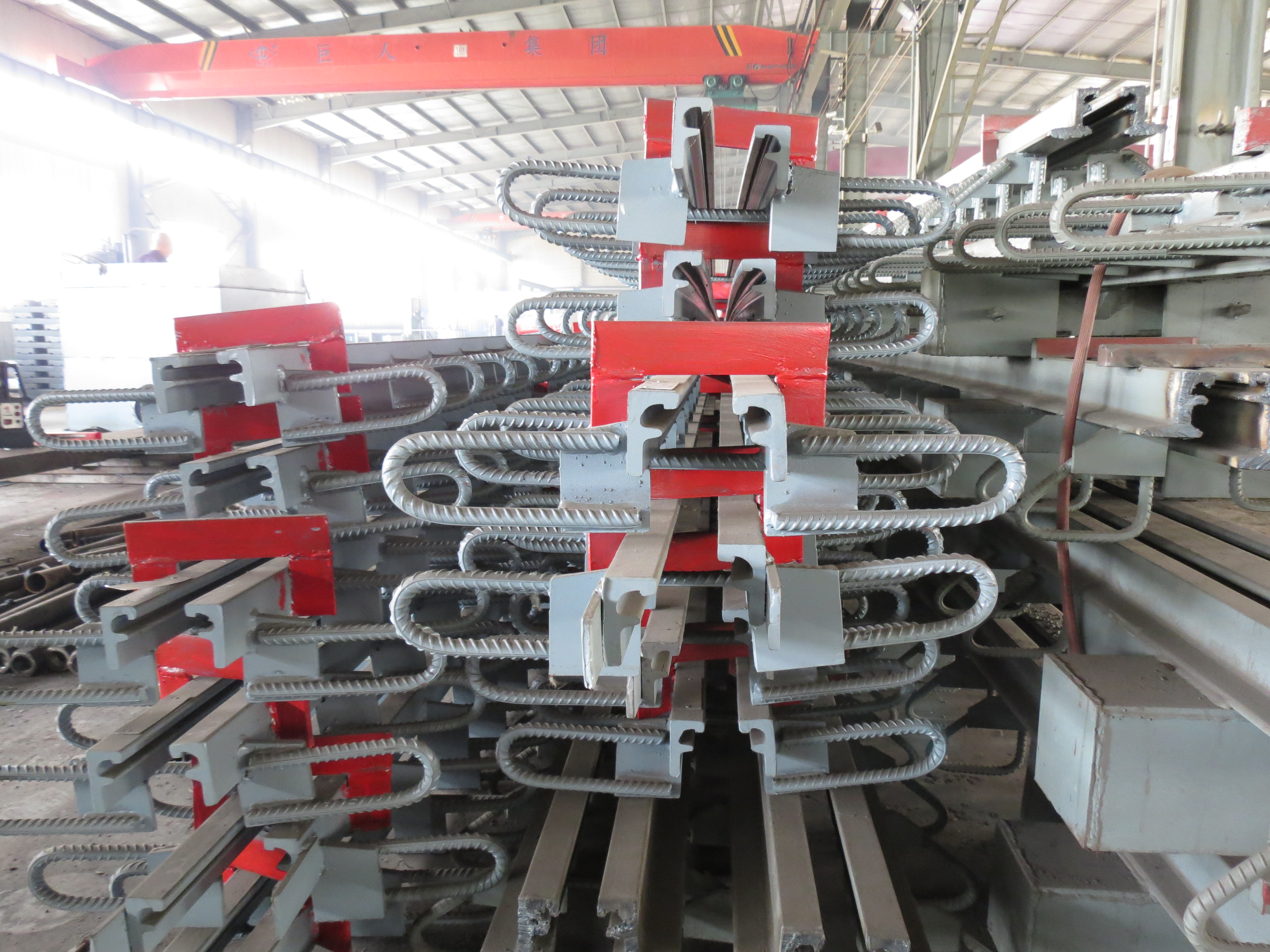 橋梁伸縮縫GQF-C40D80EF60RG160型梳齒板盆式圓形板式橡膠支座