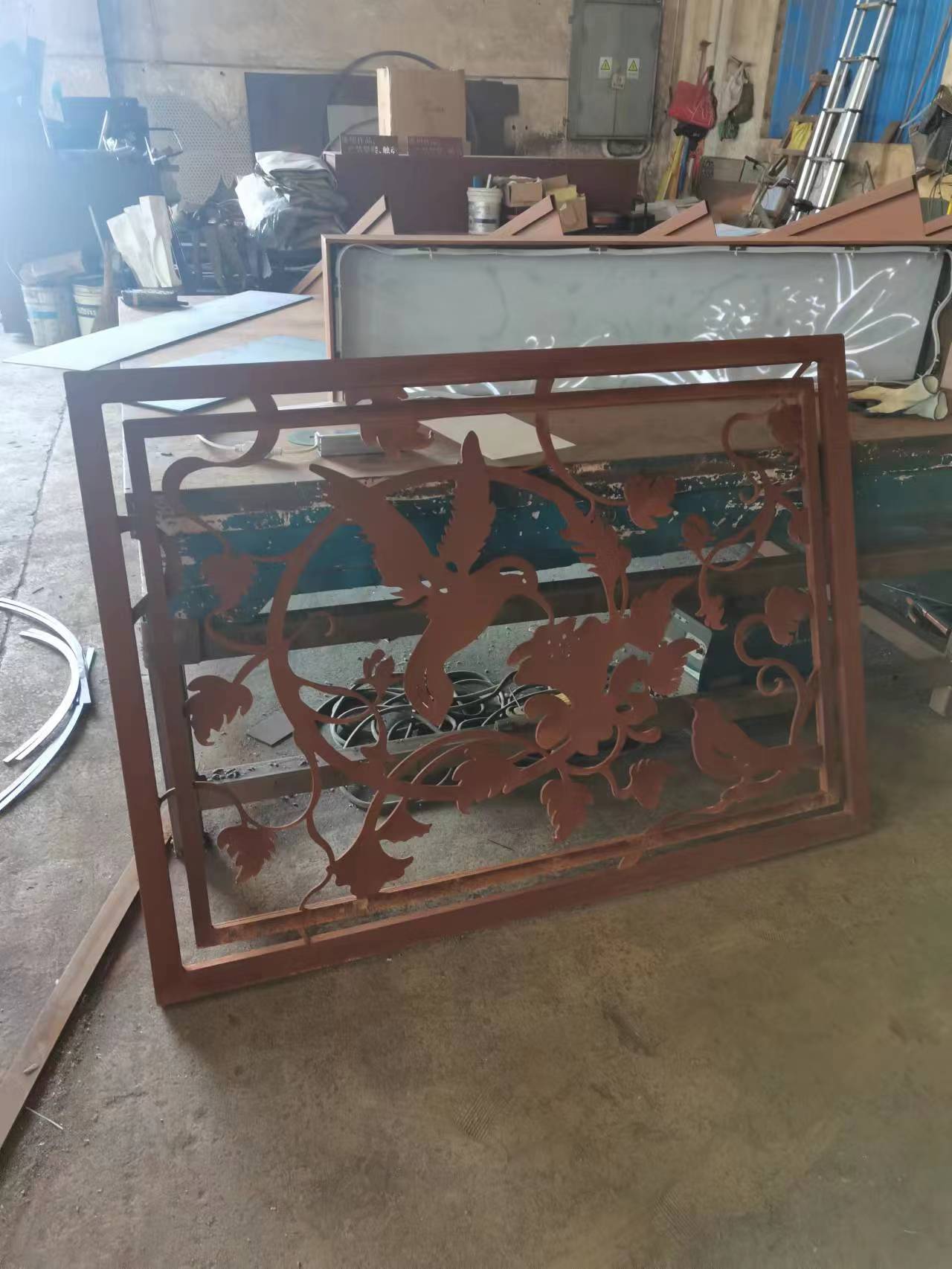 浙江供應(yīng)耐侯鋼屏風(fēng)廠家電話、批發(fā)熱線、廠家哪個好、批發(fā)市場