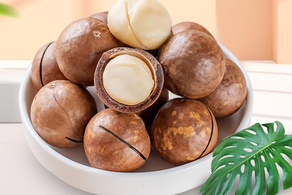 零食萊啰休閑零食加盟經(jīng)營產(chǎn)品品種多樣