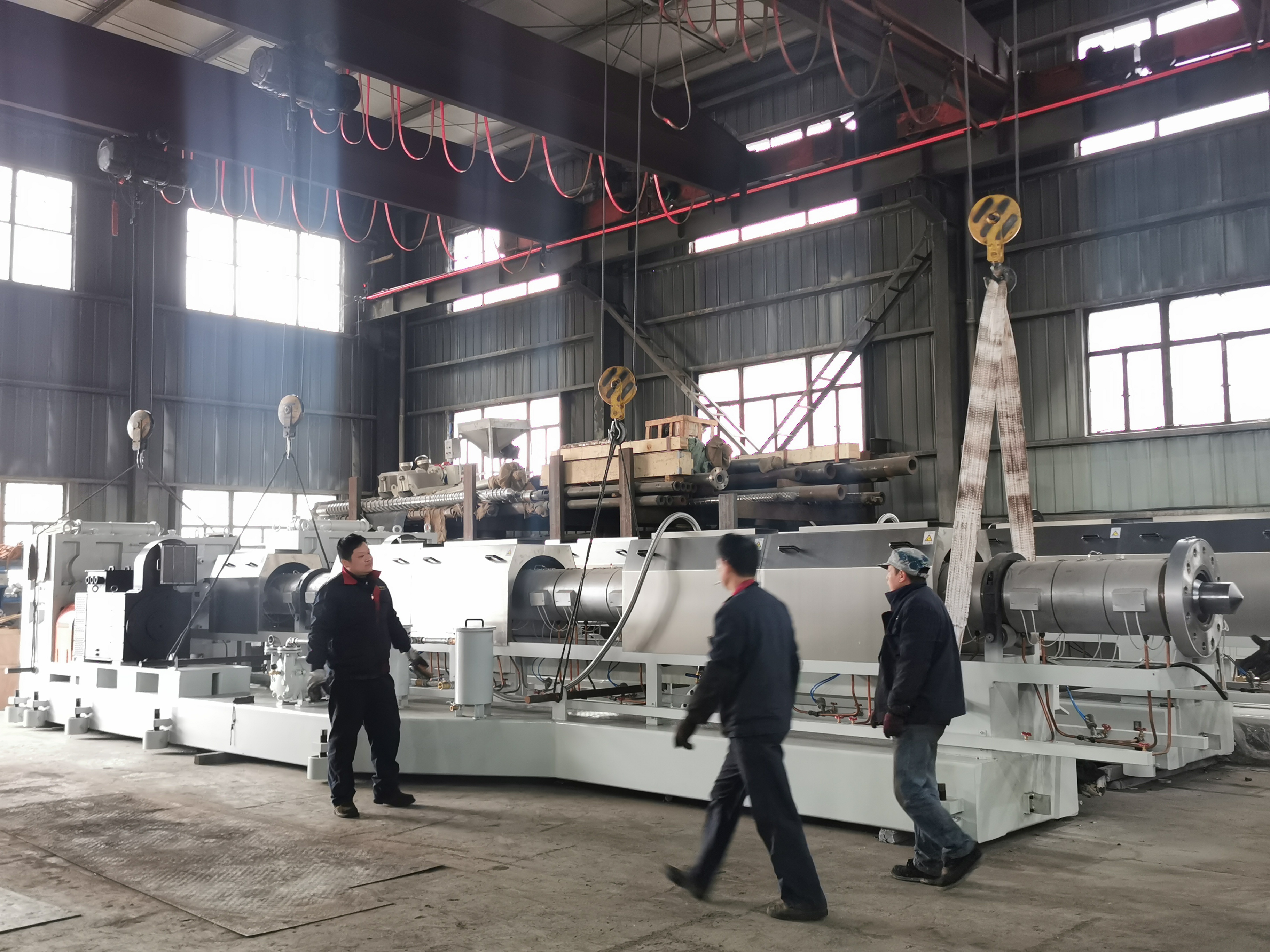 鎮(zhèn)江塑料擠出機訂購電話 卷材擠出機工廠 塑料片材擠出機報價