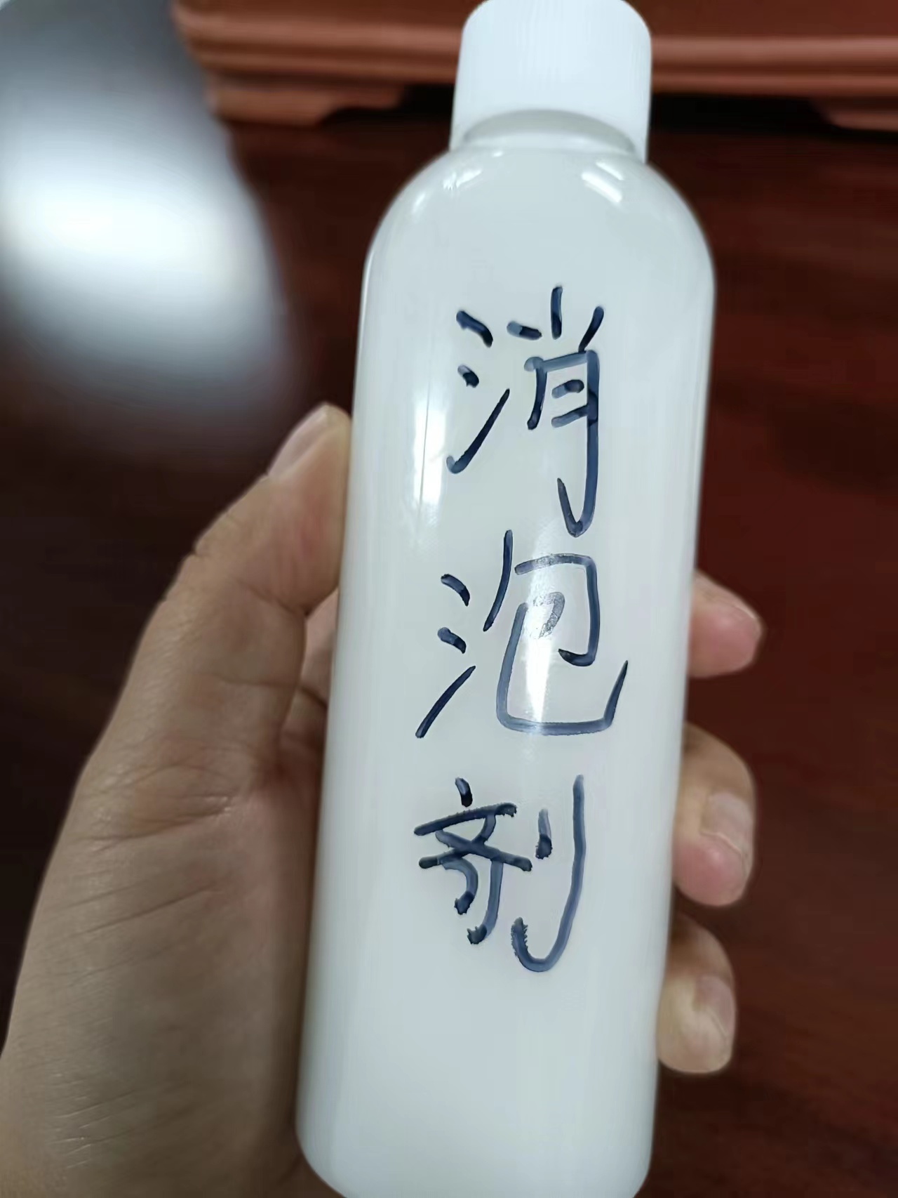 消泡現(xiàn)貨廠家，消泡劑生產(chǎn)哪家好，消泡劑報價（河南軒豪凈水材料有限公司）