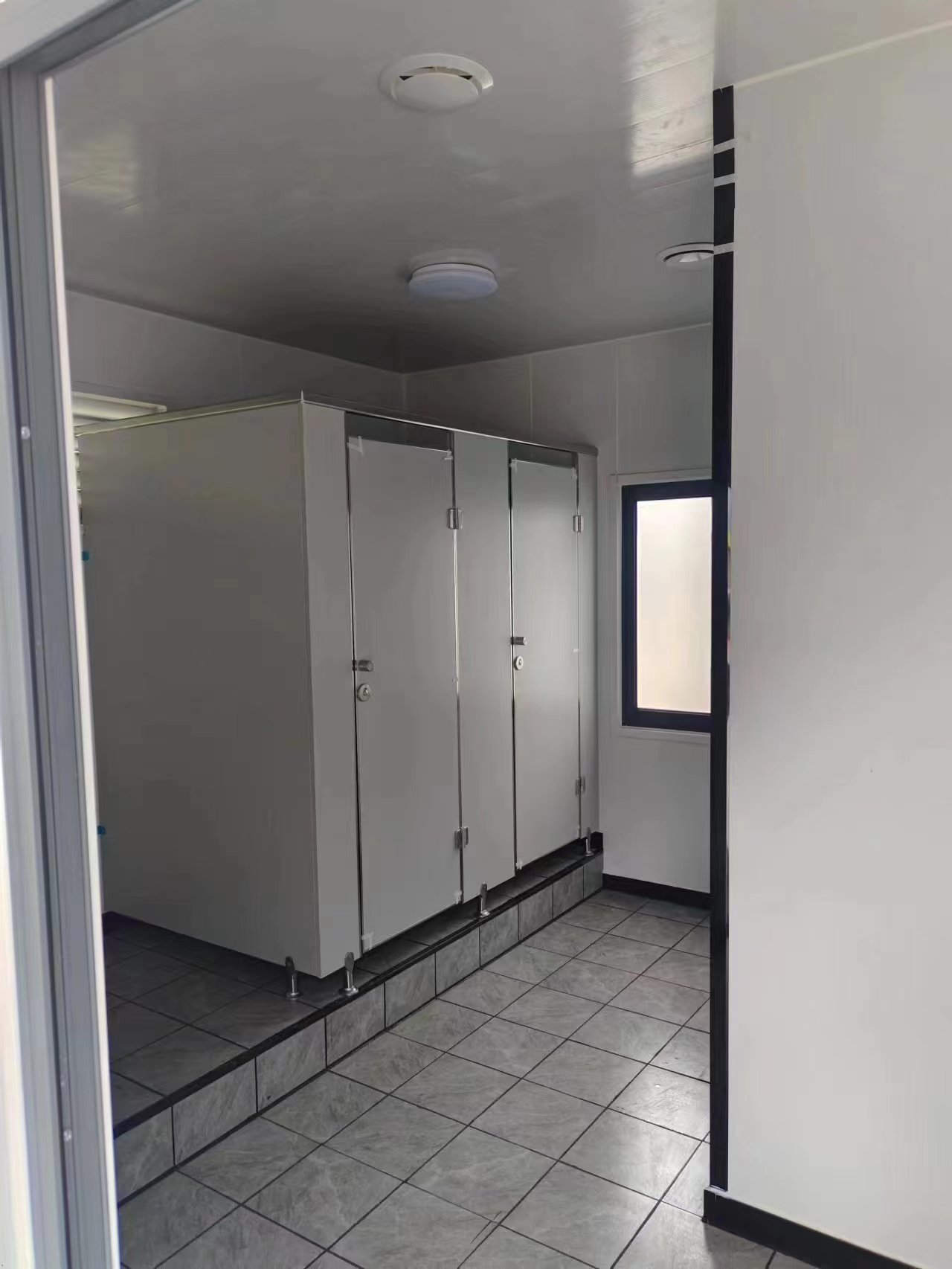 廣西移動衛(wèi)生間廠家，批發(fā)，報(bào)價(jià)【廣西弘成建筑工程有限公司】