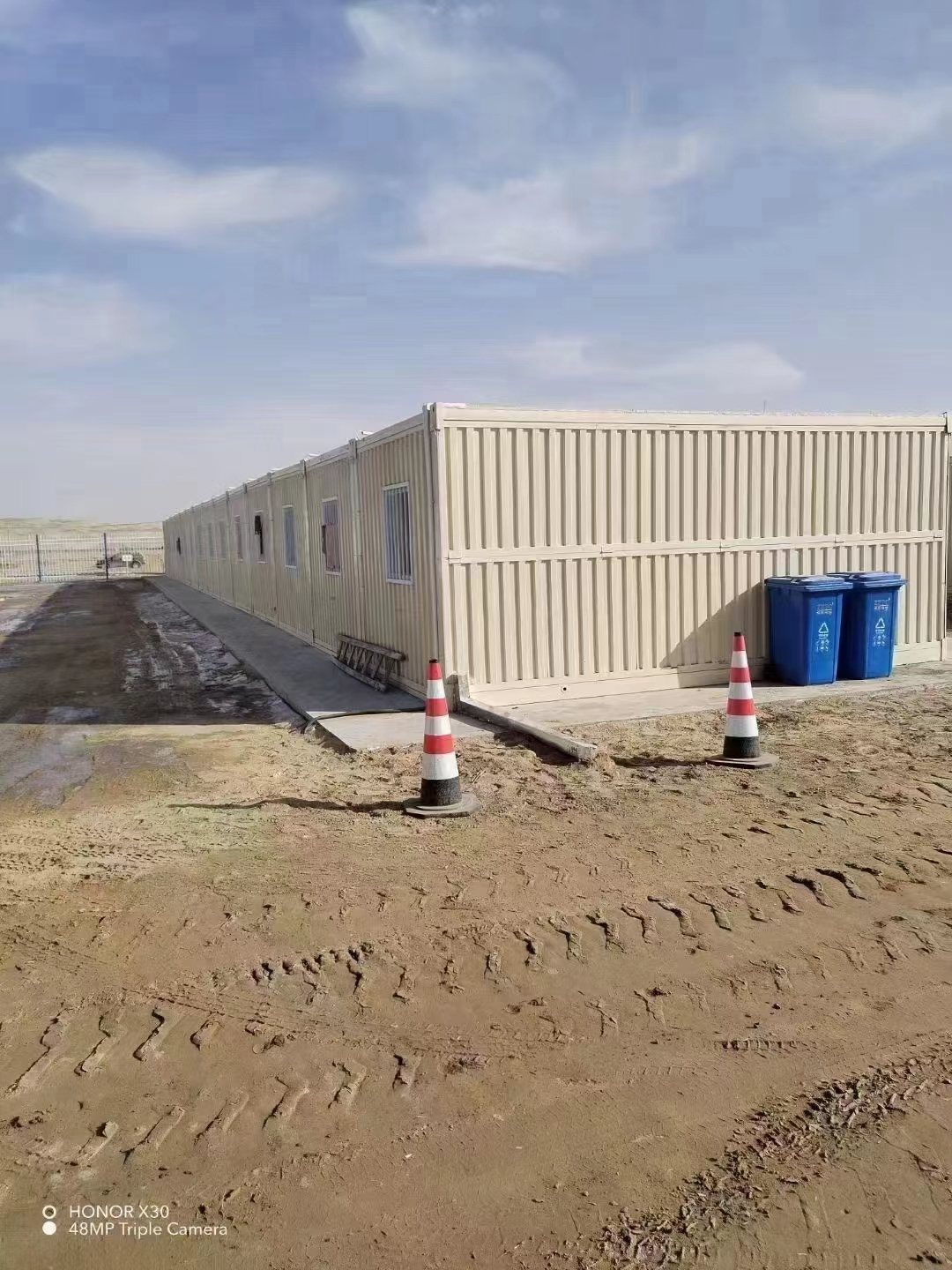 新疆折疊房租售電話，報(bào)價(jià)，批發(fā)【新疆順達(dá)鑫業(yè)鋼結(jié)構(gòu)有限公司】