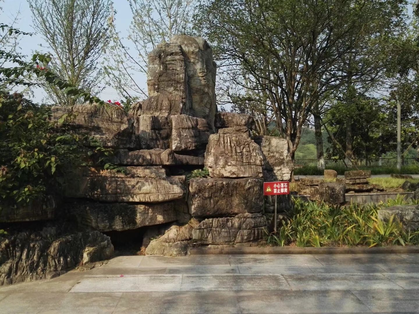 供應(yīng)重慶龜紋石   龜紋石庭院假山駁岸魚池圍邊制作