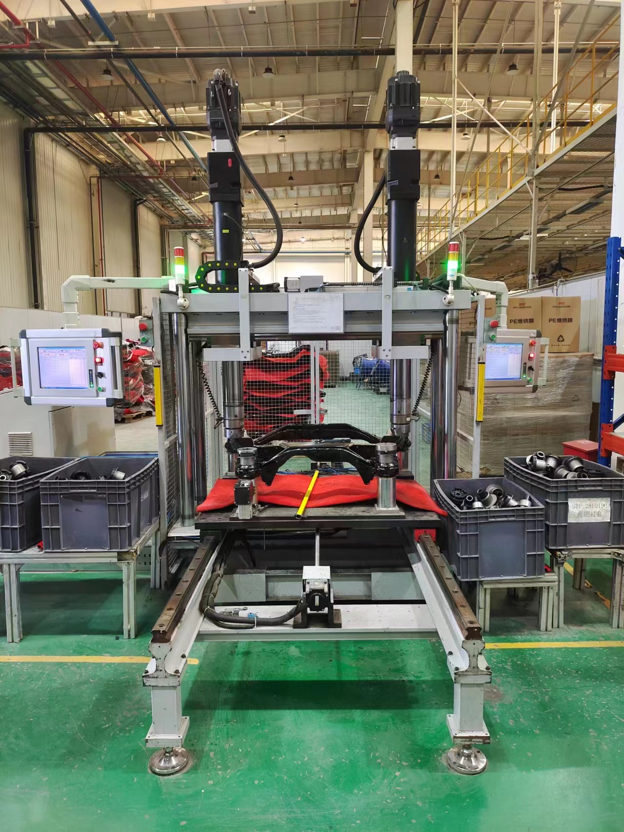 KD-100A2車架襯套柔性壓裝機、用于車架各個方向的襯套壓裝、柔性壓裝