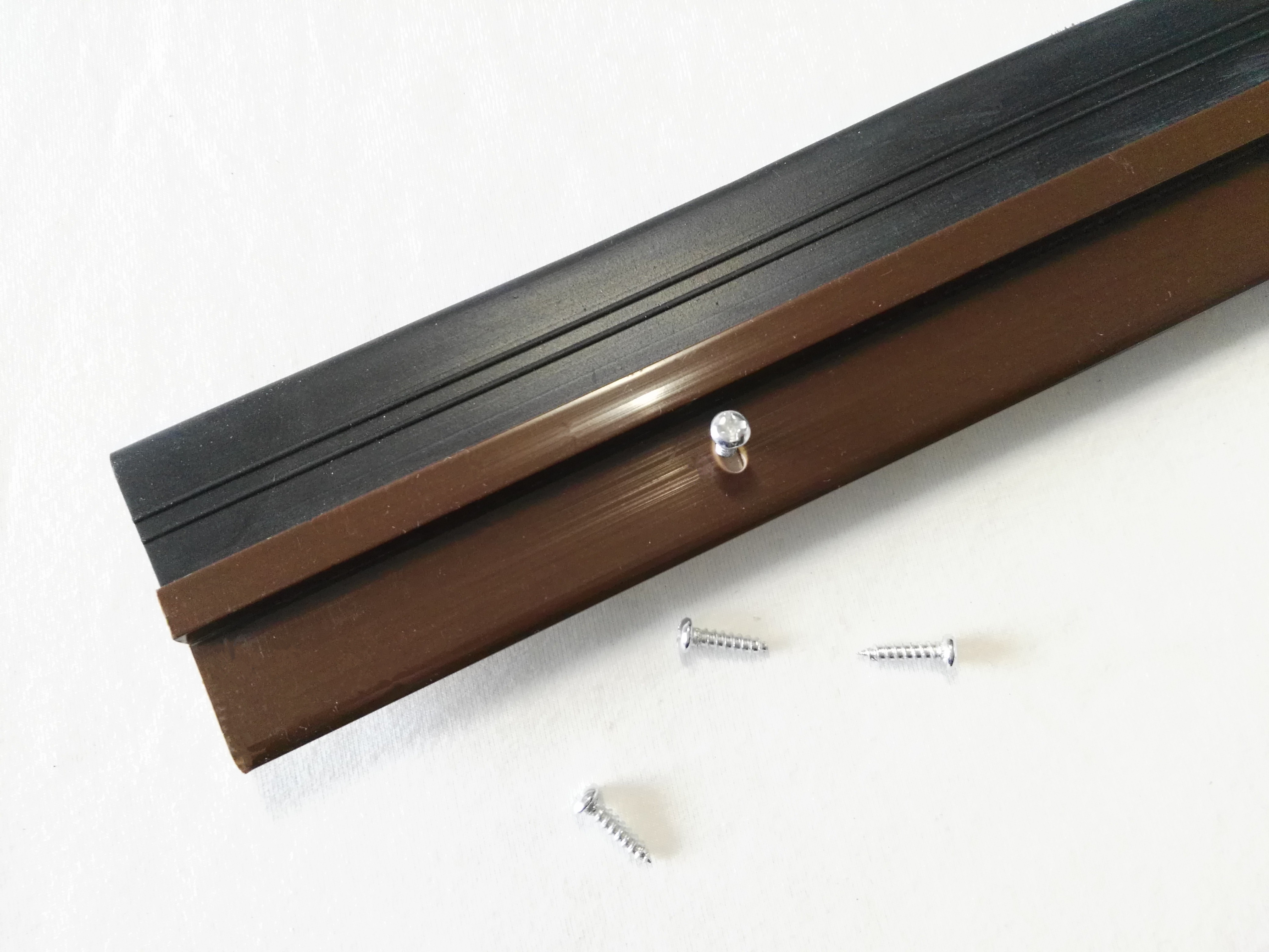 浙江塑料支架配橡膠條銷售，塑料支架配橡膠條電話，塑料支架配橡膠條廠家【寧波市海曙長威五金制品有限公司】